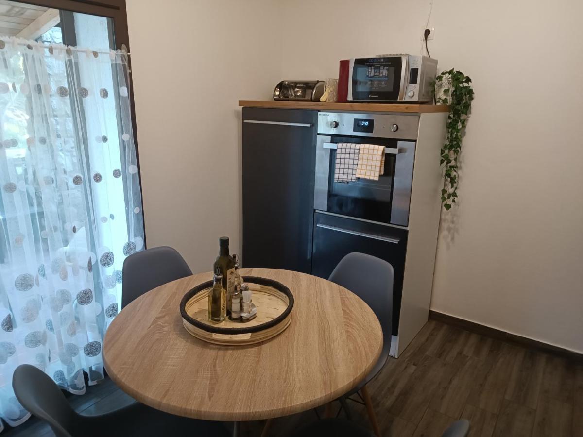 Apartman Hric -50M Od Plaze- Мали-Лошинь Экстерьер фото